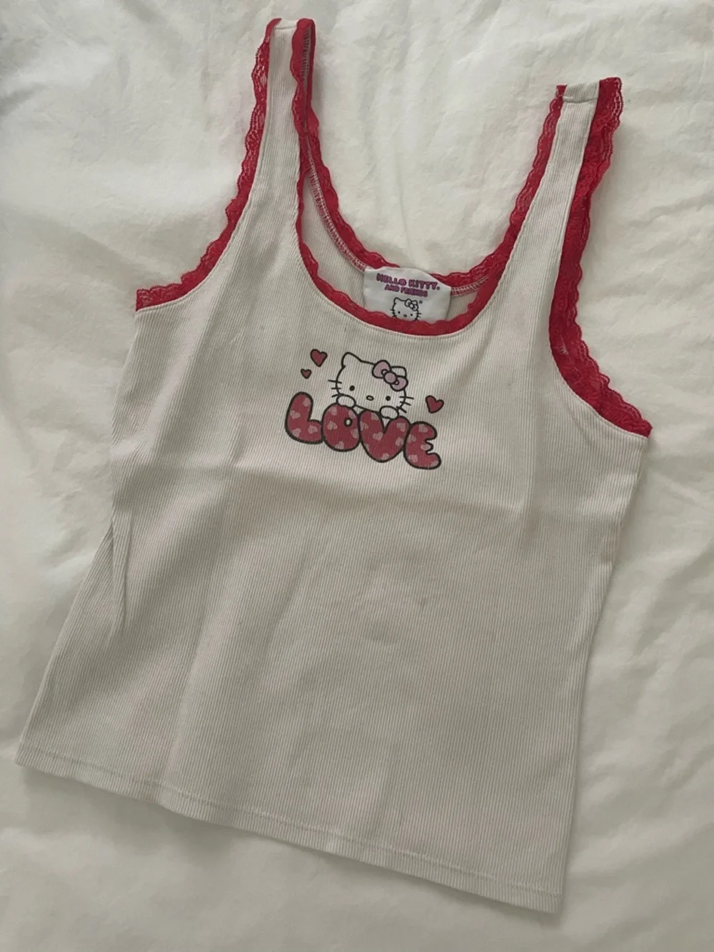 Hello Kitty Tank - Picture 2 of 3